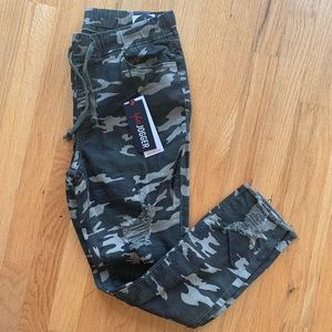 Camo print jogger pant